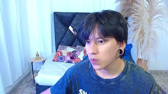 Snapshot of nikoo_18 chatting on February 24, 2026, 1:45 pm nikoo 18 online show from February 24, 2026, 1:45 pm