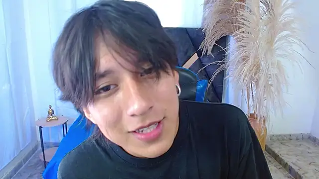 nikoo 18 online show from April 8, 2026, 2:29 pm