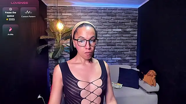 isabella star  online show from June 27, 2026, 12:55 pm