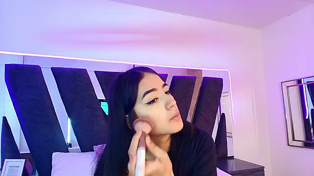 Snapshot of sophia_love__ chatting on February 16, 2026, 2:05 pm sophia love online show from February 16, 2026, 2:05 pm