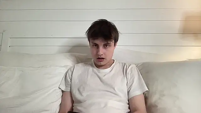 Snapshot of NoahhSkye chatting on February 12, 2026, 8:30 pm NoahhSkye online show from February 12, 2026, 8:30 pm