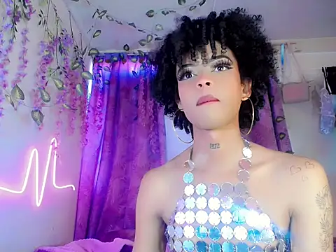DahliaGill online show from July 28, 2026, 12:23 pm
