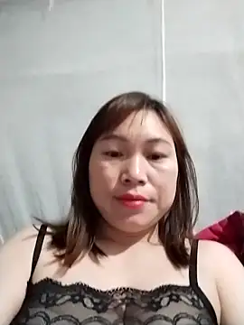 Snapshot of cong1122 chatting on February 4, 2026, 7:42 pm cong1122 online show from February 4, 2026, 7:42 pm