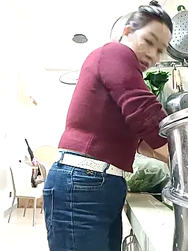 Snapshot of Jennie_dogy chatting on March 26, 2026, 2:43 am Jennie dogy online show from March 26, 2026, 2:43 am