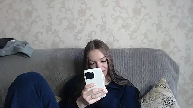 CandyGyrl online show from April 9, 2026, 1:07 am