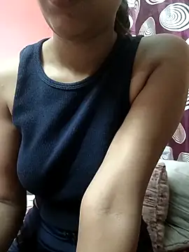 komalsharma99 online show from May 5, 2026, 7:11 am