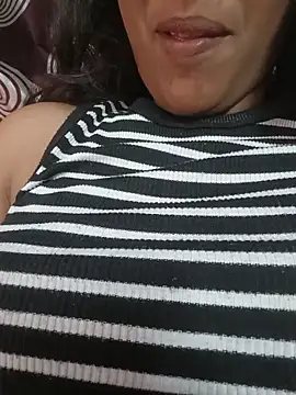 komalsharma99 online show from May 24, 2026, 5:29 am