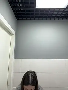 chilhorny online show from February 15, 2026, 7:51 am