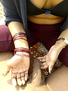 x couple2 online show from February 16, 2026, 9:30 am