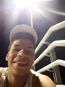 Snapshot of Andres_sant_ chatting on March 31, 2026, 3:19 am Andres sant online show from March 31, 2026, 3:19 am