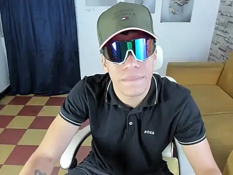 Snapshot of Andres_sant_ chatting on March 10, 2026, 4:27 am Andres sant online show from March 10, 2026, 4:27 am