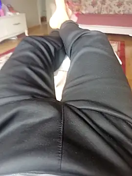 Snapshot of Serdar4535 chatting on April 8, 2026, 9:11 am Serdar4535 online show from April 8, 2026, 9:11 am