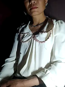 witch-xx online show from May 14, 2026, 4:37 pm