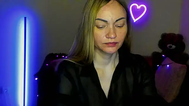 Snapshot of BlondMikey22 chatting on May 28, 2026, 11:27 am BlondMikey22 online show from May 28, 2026, 11:27 am