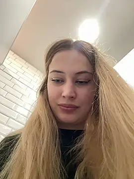 Snapshot of blonde_exe chatting on February 27, 2026, 1:00 pm blonde exe online show from February 27, 2026, 1:00 pm