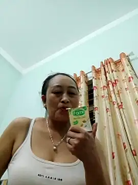 Snapshot of Jolie_sexy chatting on March 22, 2026, 2:18 pm Jolie sexy online show from March 22, 2026, 2:18 pm