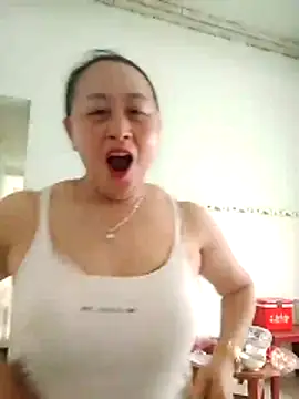 Snapshot of Jolie_sexy chatting on April 3, 2026, 3:13 am Jolie sexy online show from April 3, 2026, 3:13 am