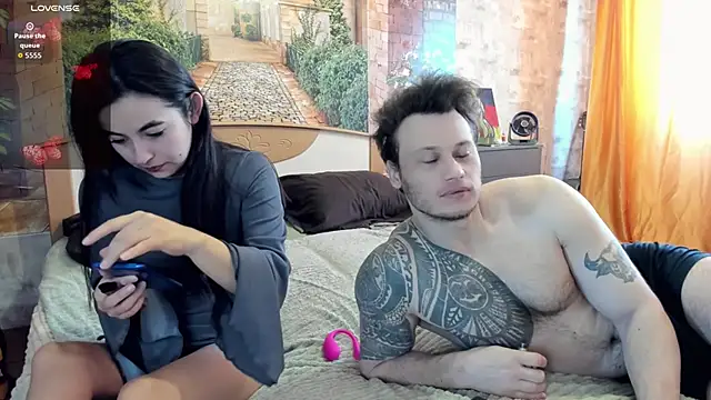  littleangie  online show from April 16, 2026, 2:12 am