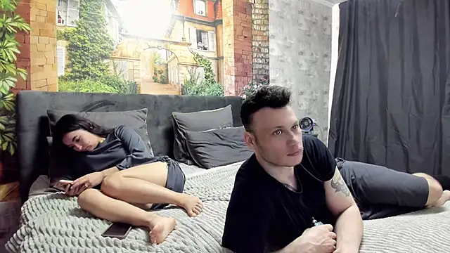 littleangie  online show from May 25, 2026, 1:27 am