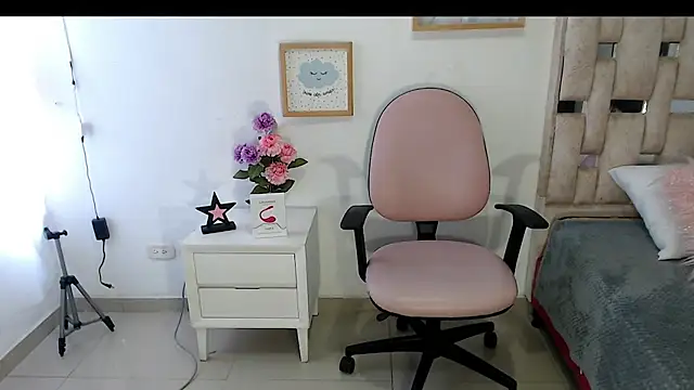 Snapshot of Aantoniaa_brown27 chatting on February 25, 2026, 2:28 pm Aantoniaa brown27 online show from February 25, 2026, 2:28 pm