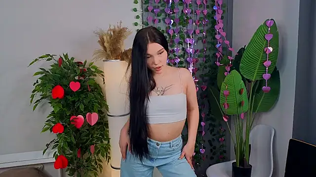 Snapshot of RoxannRunk chatting on February 16, 2026, 6:23 am RoxannRunk online show from February 16, 2026, 6:23 am