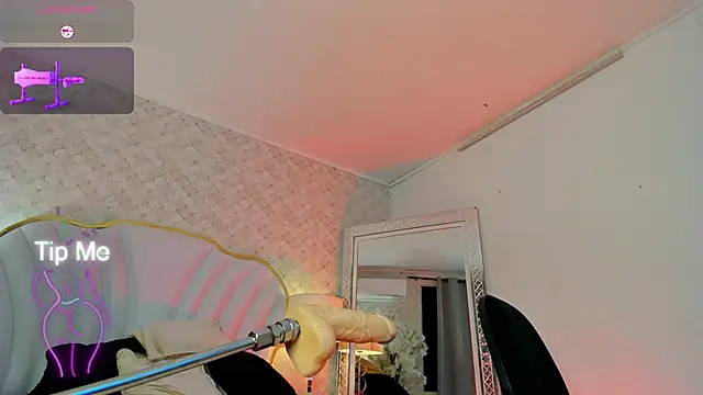 YazminJenner online show from April 7, 2026, 4:58 am