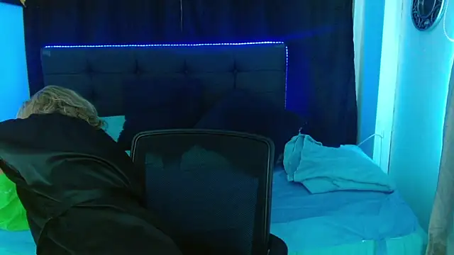 Snapshot of andreea_xx chatting on February 10, 2026, 1:54 pm andreea xx online show from February 10, 2026, 1:54 pm