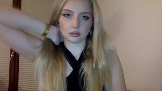 MayaWetDream online show from March 29, 2026, 5:25 pm