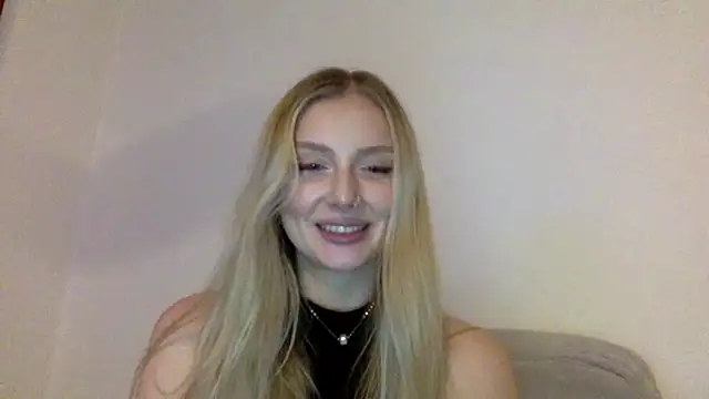 Snapshot of MayaWetDream chatting on February 12, 2026, 8:52 pm MayaWetDream online show from February 12, 2026, 8:52 pm