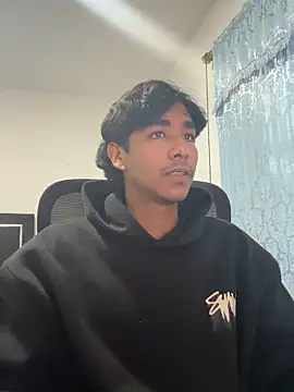 Snapshot of Pedestal_diamant chatting on February 27, 2026, 10:53 pm Pedestal diamant online show from February 27, 2026, 10:53 pm