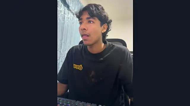 Snapshot of Pedestal_diamant chatting on February 11, 2026, 12:21 am Pedestal diamant online show from February 11, 2026, 12:21 am