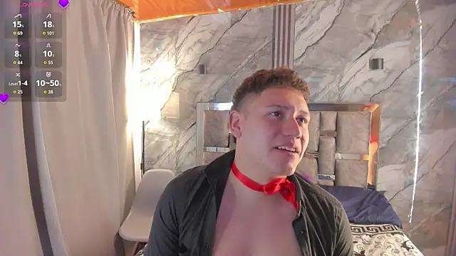 Snapshot of Manson_and_Zoe chatting on April 6, 2026, 11:33 am Manson and Zoe online show from April 6, 2026, 11:33 am