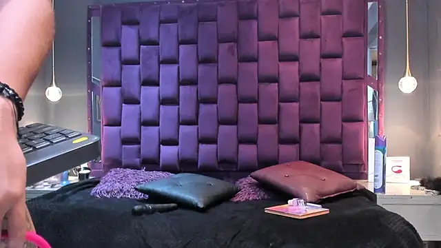 Snapshot of SiennaSuarez chatting on May 29, 2026, 3:23 am SiennaSuarez online show from May 29, 2026, 3:23 am