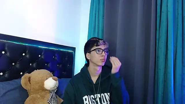 Snapshot of gabriel_x18 chatting on February 15, 2026, 4:57 am gabriel x18 online show from February 15, 2026, 4:57 am