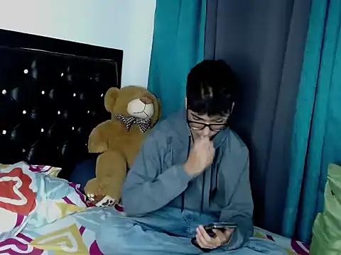 Snapshot of gabriel_x18 chatting on February 7, 2026, 11:02 pm gabriel x18 online show from February 7, 2026, 11:02 pm