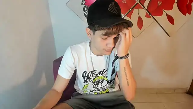 Snapshot of Jesshot_bigcock20cm chatting on March 15, 2026, 3:35 am Jesshot bigcock20cm online show from March 15, 2026, 3:35 am