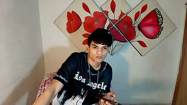 Jesshot bigcock20cm online show from July 24, 2026, 3:02 am