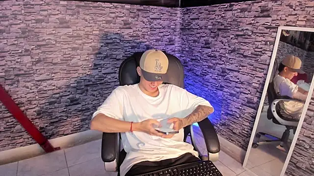 Wesleey-Boy online show from March 3, 2026, 7:54 pm