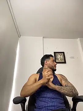 Snapshot of MattiaDupont chatting on March 18, 2026, 9:26 pm MattiaDupont online show from March 18, 2026, 9:26 pm