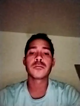 Snapshot of Santiago_vnz chatting on February 5, 2026, 6:42 am Santiago vnz online show from February 5, 2026, 6:42 am