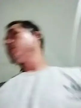 Snapshot of Santiago_vnz chatting on February 8, 2026, 4:32 am Santiago vnz online show from February 8, 2026, 4:32 am