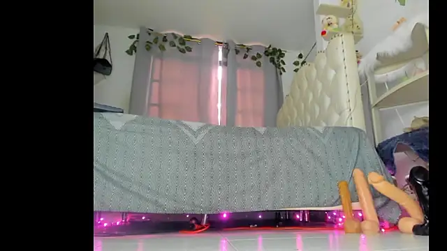 Snapshot of sweet_supreme chatting on February 16, 2026, 8:40 pm sweet supreme online show from February 16, 2026, 8:40 pm