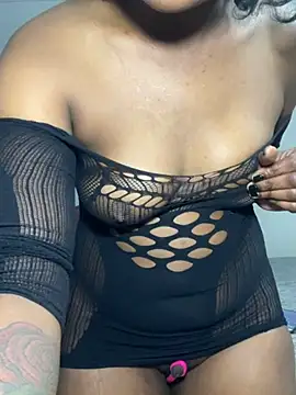 Snapshot of Ebony_Queeen chatting on February 24, 2026, 4:35 am Ebony Queeen online show from February 24, 2026, 4:35 am