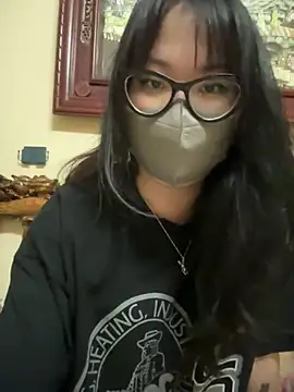 HaleyKin online show from April 29, 2026, 4:11 pm