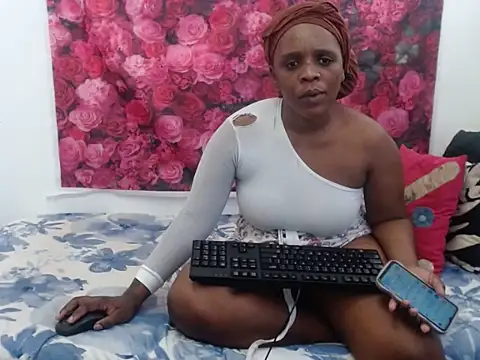 Snapshot of Queenteex6992 chatting on February 9, 2026, 8:12 am Queenteex6992 online show from February 9, 2026, 8:12 am