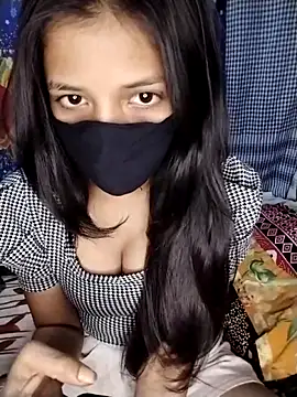 Snapshot of Naina-hott chatting on February 16, 2026, 7:34 pm Naina-hott online show from February 16, 2026, 7:34 pm