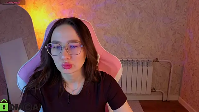 Snapshot of _Kiki_angel_ chatting on February 21, 2026, 3:52 am Kiki angel online show from February 21, 2026, 3:52 am