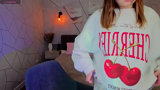  Kiki angel  online show from April 11, 2026, 1:13 am