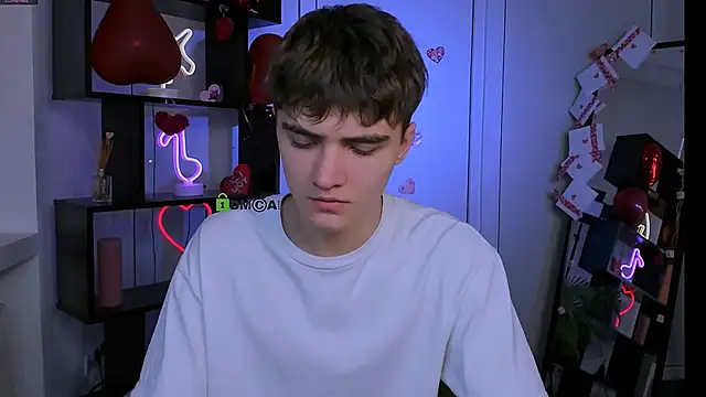 Snapshot of emil_lucky chatting on February 15, 2026, 11:20 am emil lucky online show from February 15, 2026, 11:20 am