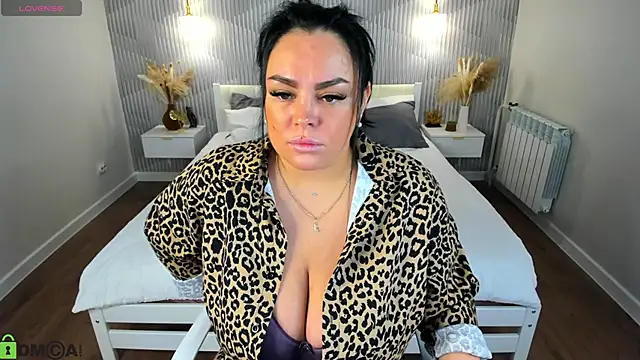 adele crown online show from February 26, 2026, 1:05 am